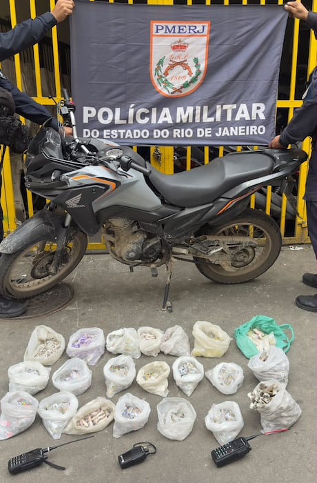 Militar da Marinha que estava prestes a ser executado por traficantes é resgatado no RJ