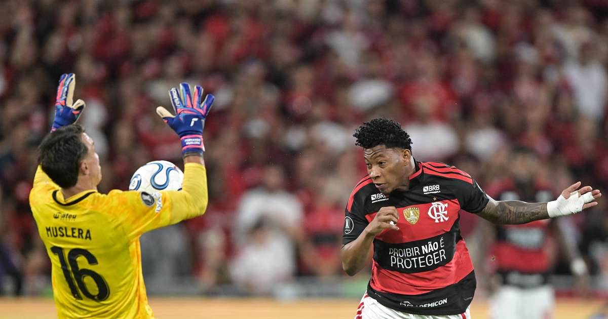 Dos vexames na Copa à redenção no Maracanã: Muslera se consagra como o herói do Estudiantes contra o Flamengo